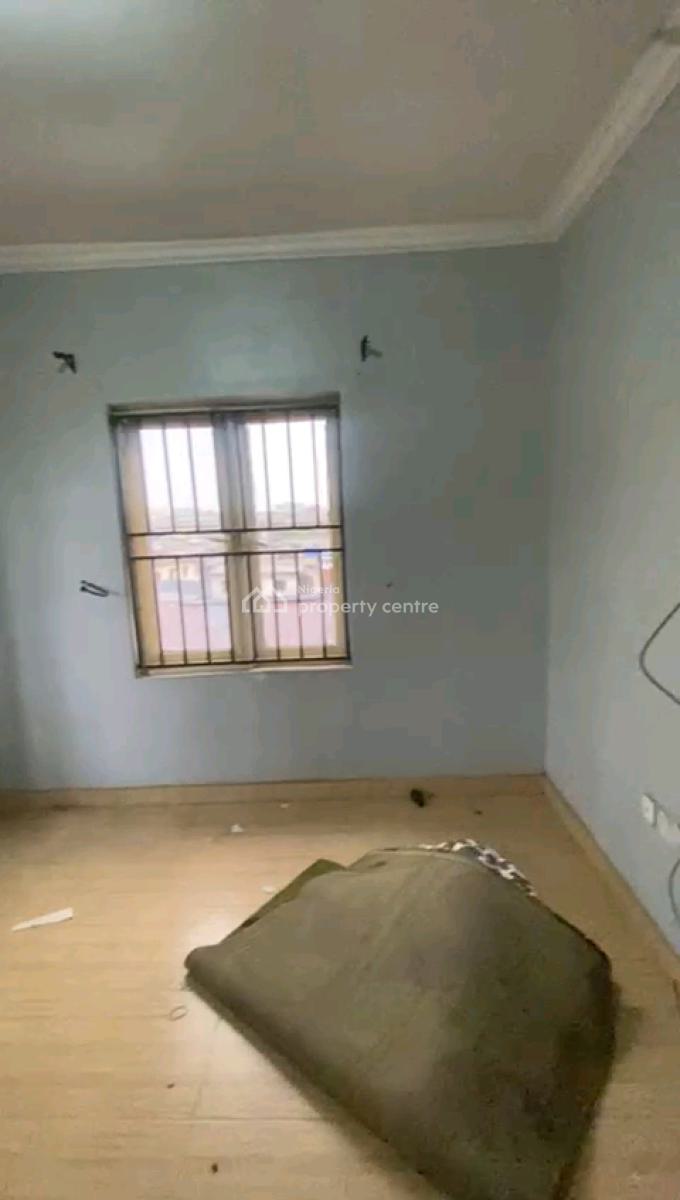 2bedrm Upflat All Room En-suite with Guest Toilet, Close to R Jolad, Gbagada, Lagos, Flat / Apartment for Rent