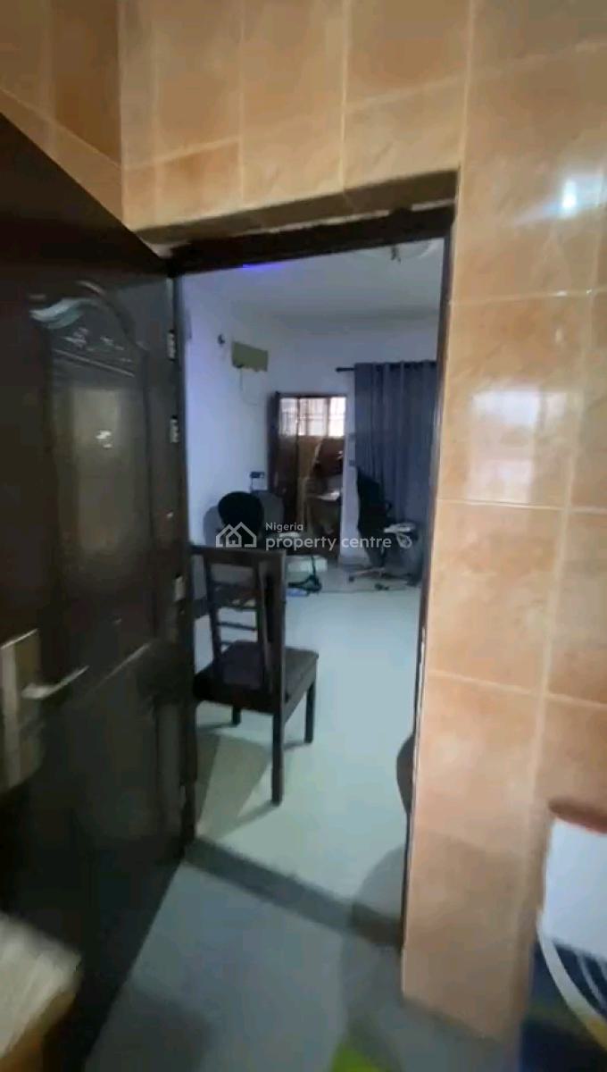 2bedrm Upflat All Room En-suite with Guest Toilet, Close to R Jolad, Gbagada, Lagos, Flat / Apartment for Rent