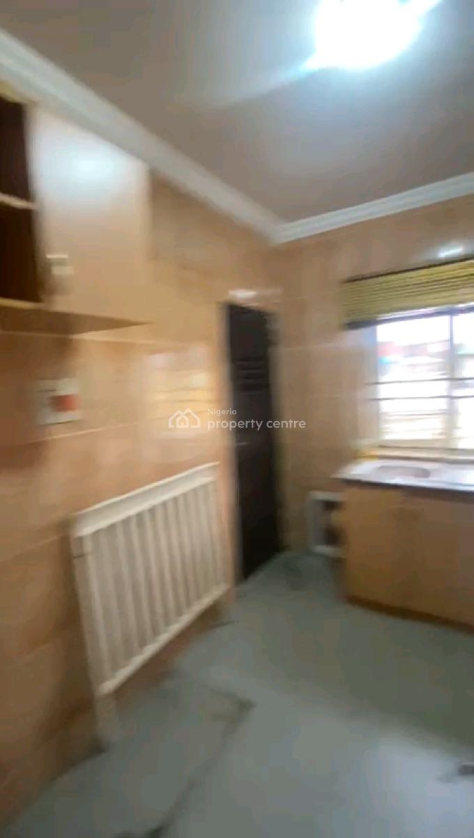 2bedrm Upflat All Room En-suite with Guest Toilet, Close to R Jolad, Gbagada, Lagos, Flat / Apartment for Rent