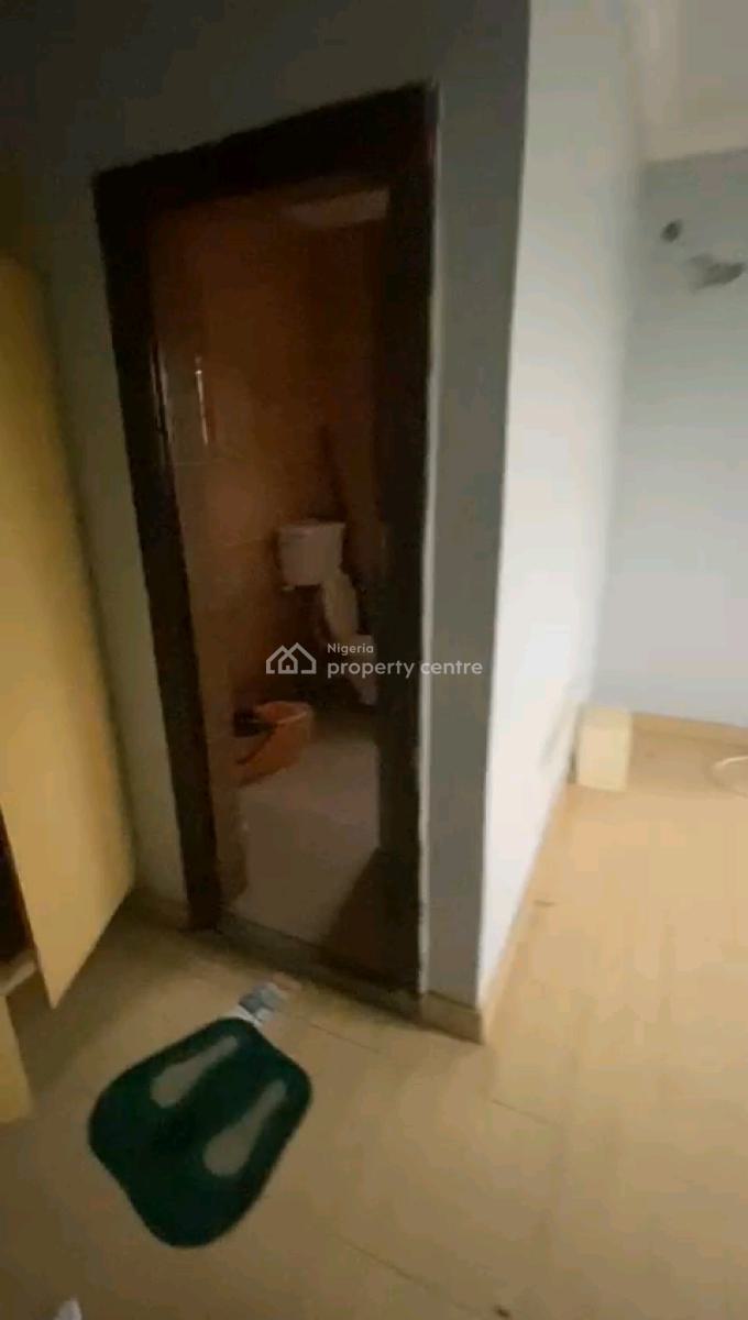 2bedrm Upflat All Room En-suite with Guest Toilet, Close to R Jolad, Gbagada, Lagos, Flat / Apartment for Rent