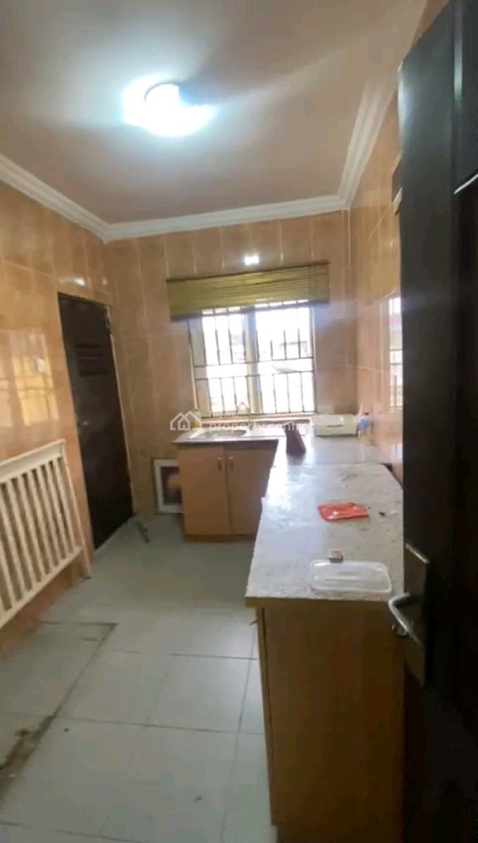 2bedrm Upflat All Room En-suite with Guest Toilet, Close to R Jolad, Gbagada, Lagos, Flat / Apartment for Rent