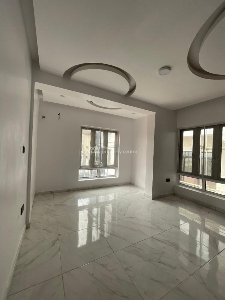 Pristine 3 Bedroom Maisonette with Spacious Balcony and Access to Gym, Lekki Phase 1, Lekki, Lagos, Flat / Apartment for Sale