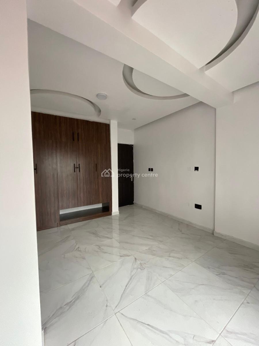 Pristine 3 Bedroom Maisonette with Spacious Balcony and Access to Gym, Lekki Phase 1, Lekki, Lagos, Flat / Apartment for Sale