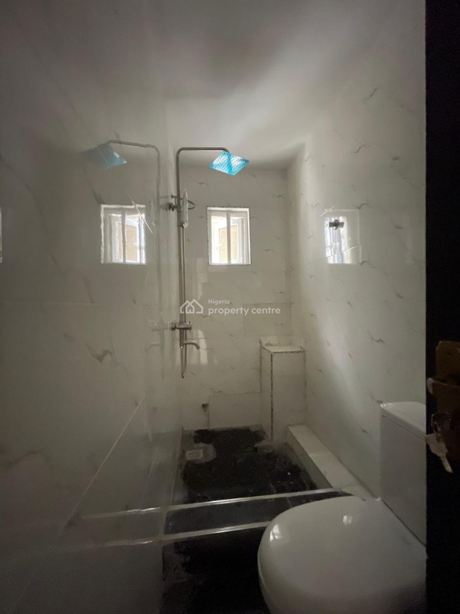 Pristine 3 Bedroom Maisonette with Spacious Balcony and Access to Gym, Lekki Phase 1, Lekki, Lagos, Flat / Apartment for Sale
