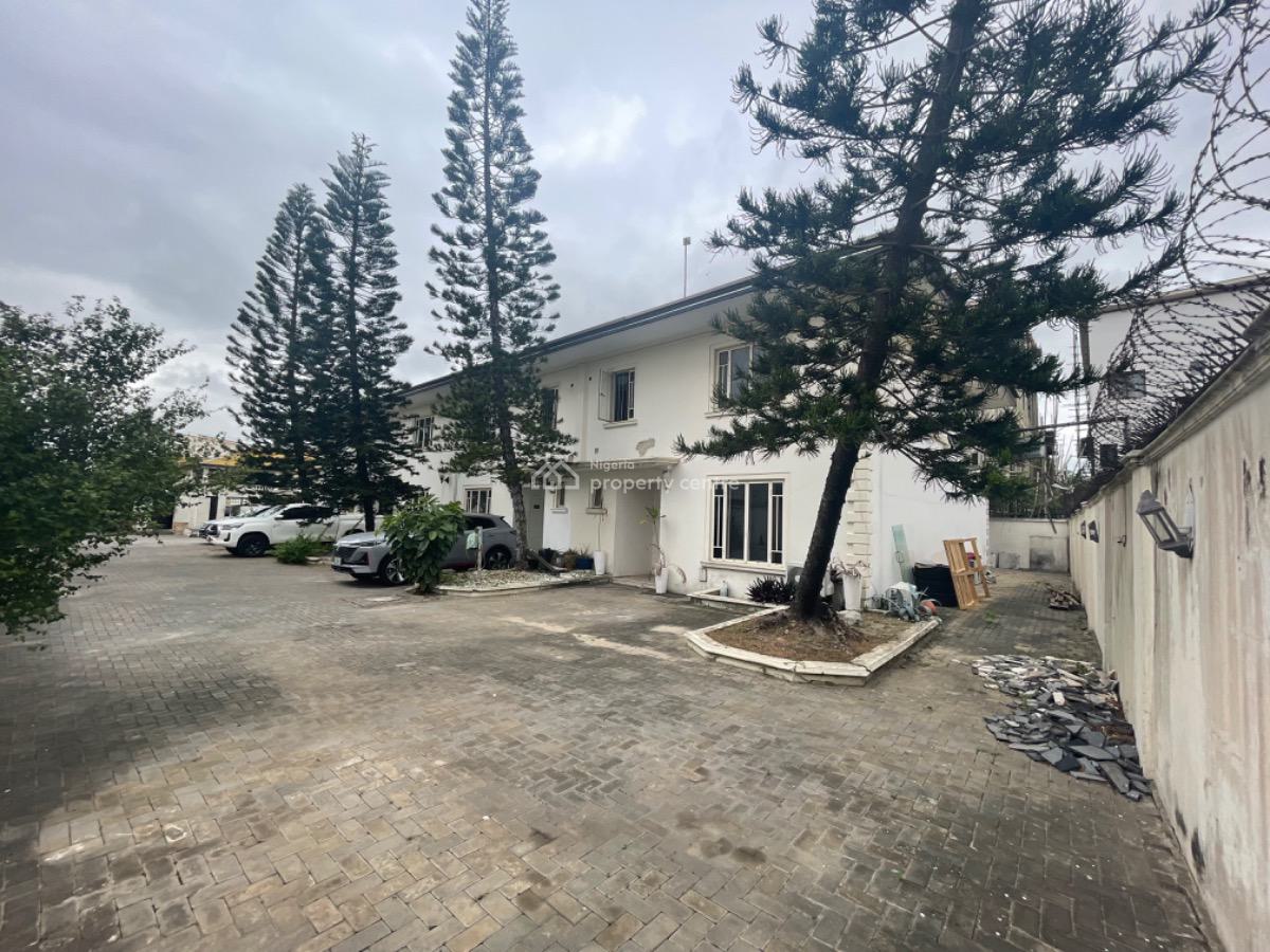 a Well Maintained 4bedroom Terrace with Bq, Lekki Phase 1, Lekki, Lagos, Terraced Duplex for Rent