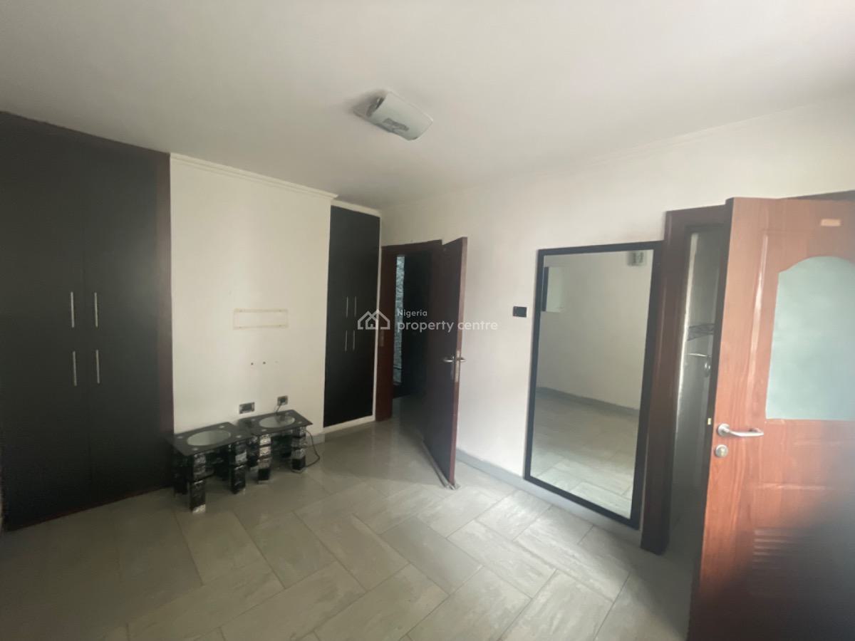 a Well Maintained 4bedroom Terrace with Bq, Lekki Phase 1, Lekki, Lagos, Terraced Duplex for Rent