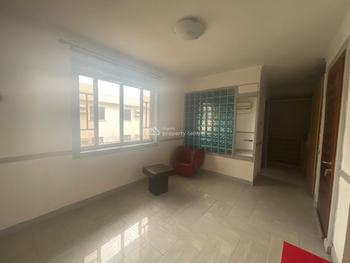 a Well Maintained 4bedroom Terrace with Bq, Lekki Phase 1, Lekki, Lagos, Terraced Duplex for Rent