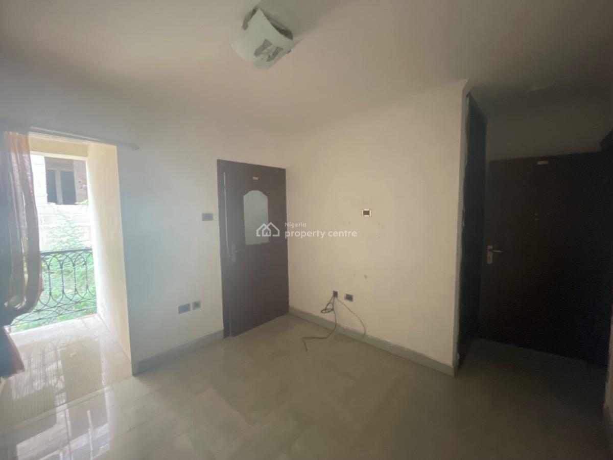 a Well Maintained 4bedroom Terrace with Bq, Lekki Phase 1, Lekki, Lagos, Terraced Duplex for Rent