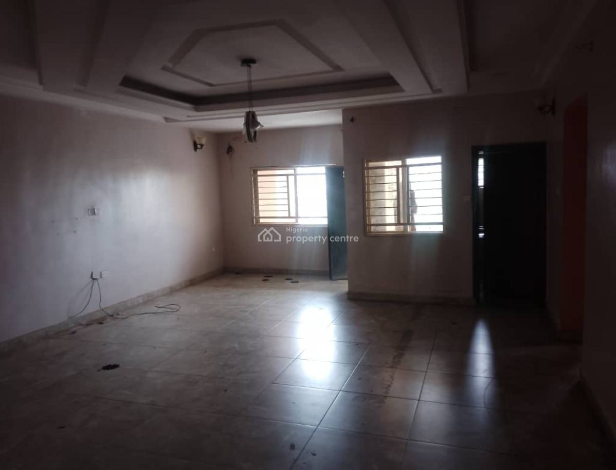 Standard 3bedroom Flat, 6th Avenue, Gwarinpa, Abuja, Flat / Apartment for Rent