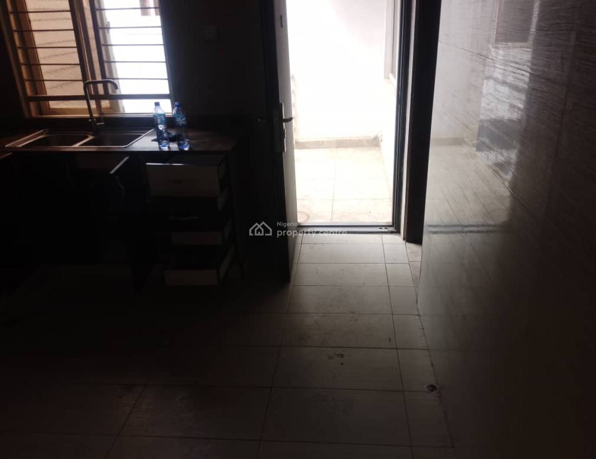 Standard 3bedroom Flat, 6th Avenue, Gwarinpa, Abuja, Flat / Apartment for Rent
