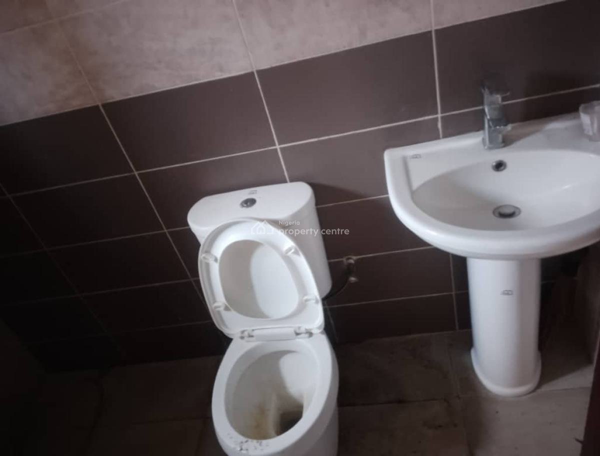 Standard 3bedroom Flat, 6th Avenue, Gwarinpa, Abuja, Flat / Apartment for Rent