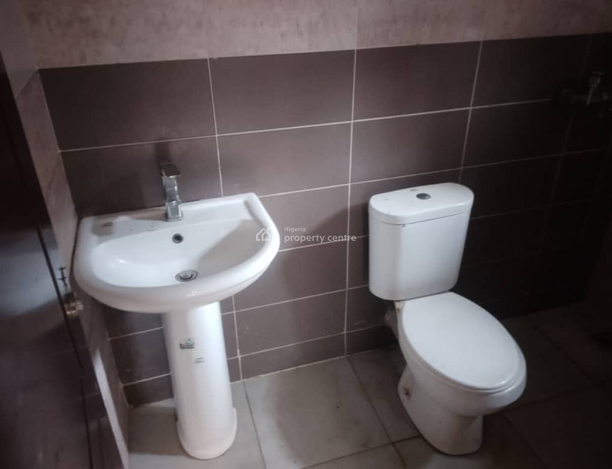 Standard 3bedroom Flat, 6th Avenue, Gwarinpa, Abuja, Flat / Apartment for Rent