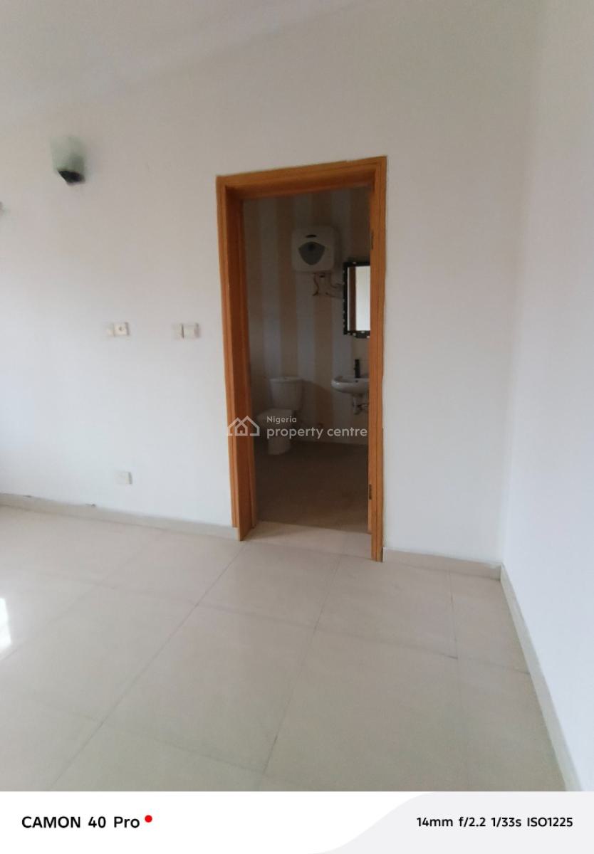 Spacious Room and Parlour Mini Flat Upstairs, Ikate Axis Off Kusenla Rd, Lekki Phase 1, Lekki, Lagos, Mini Flat (room and Parlour) for Rent