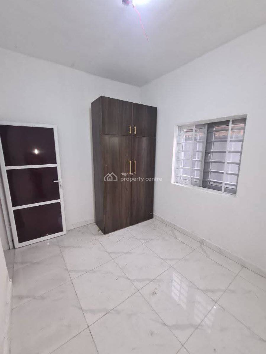 3 Bedroom Apartments, Jibowu, Yaba, Lagos, Mini Flat (room and Parlour) for Rent