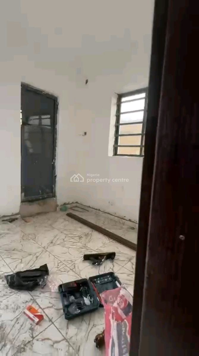 a Decent and Standard Miniflat, Upstairs with 2t2b, Kitchen Cabs, Off Market Street, Shomolu, Lagos, Mini Flat (room and Parlour) for Rent