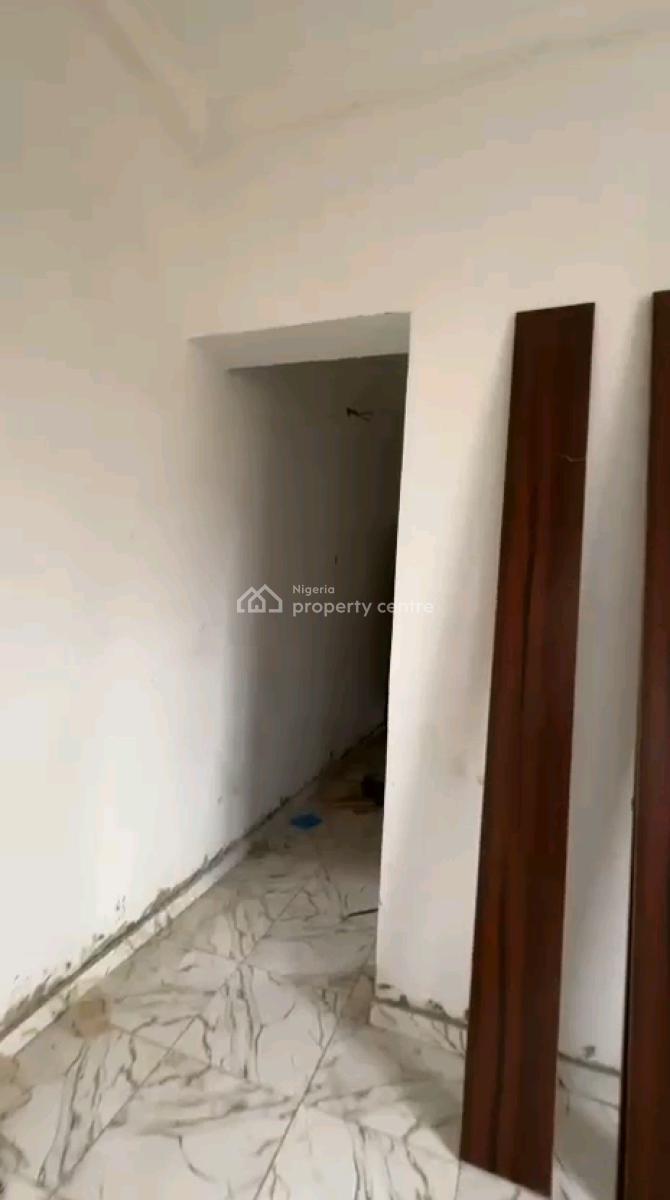 a Decent and Standard Miniflat, Upstairs with 2t2b, Kitchen Cabs, Off Market Street, Shomolu, Lagos, Mini Flat (room and Parlour) for Rent