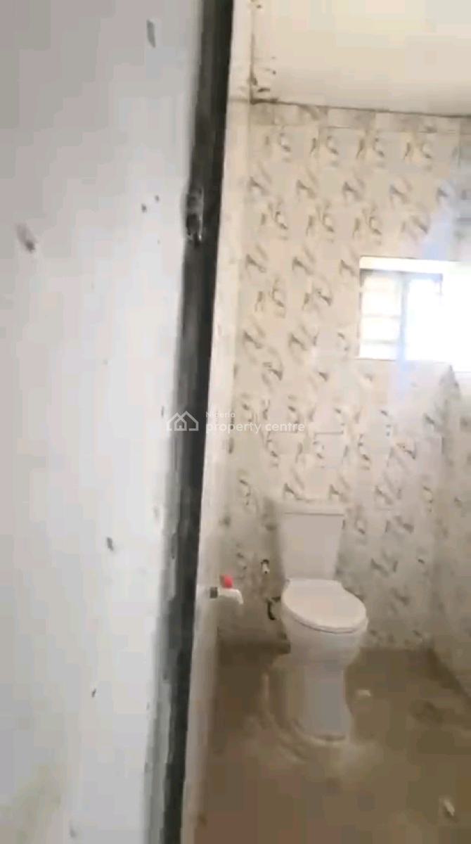 a Decent and Standard Miniflat, Upstairs with 2t2b, Kitchen Cabs, Off Market Street, Shomolu, Lagos, Mini Flat (room and Parlour) for Rent