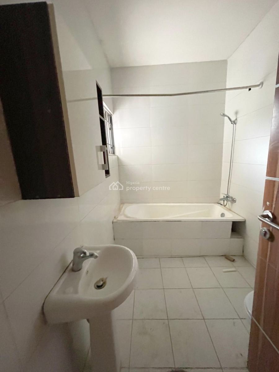 4 Bedroom Terrace Duplex with Bq in Cool Location, Guzape District, Abuja, Terraced Duplex for Rent