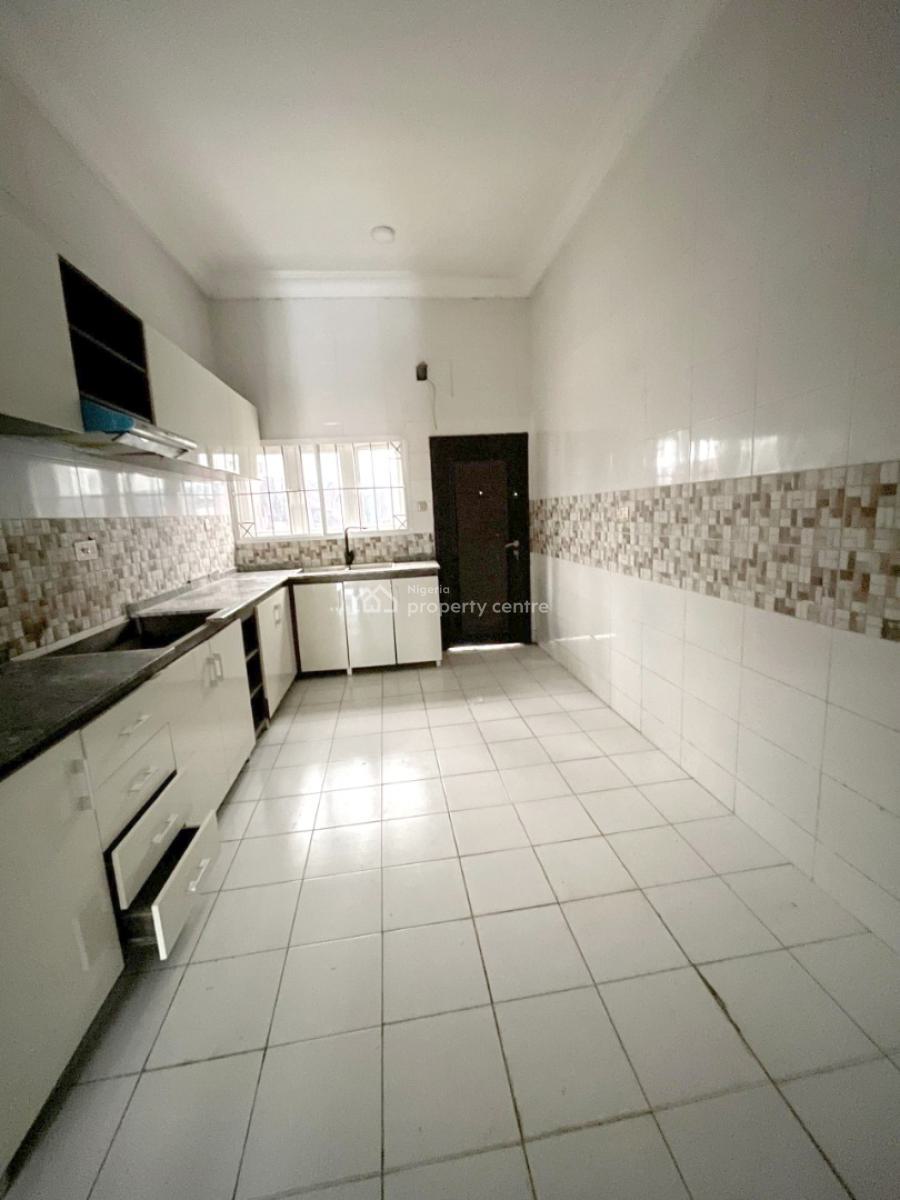 4 Bedroom Terrace Duplex with Bq in Cool Location, Guzape District, Abuja, Terraced Duplex for Rent