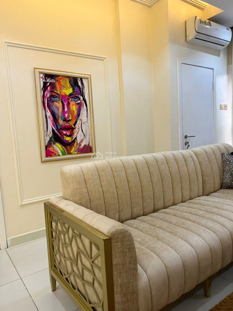 Luxurious 2-bedroom Apartment with Snooker and Double Balcony, Lekki Phase 1, Lekki, Lagos, Flat / Apartment Short Let