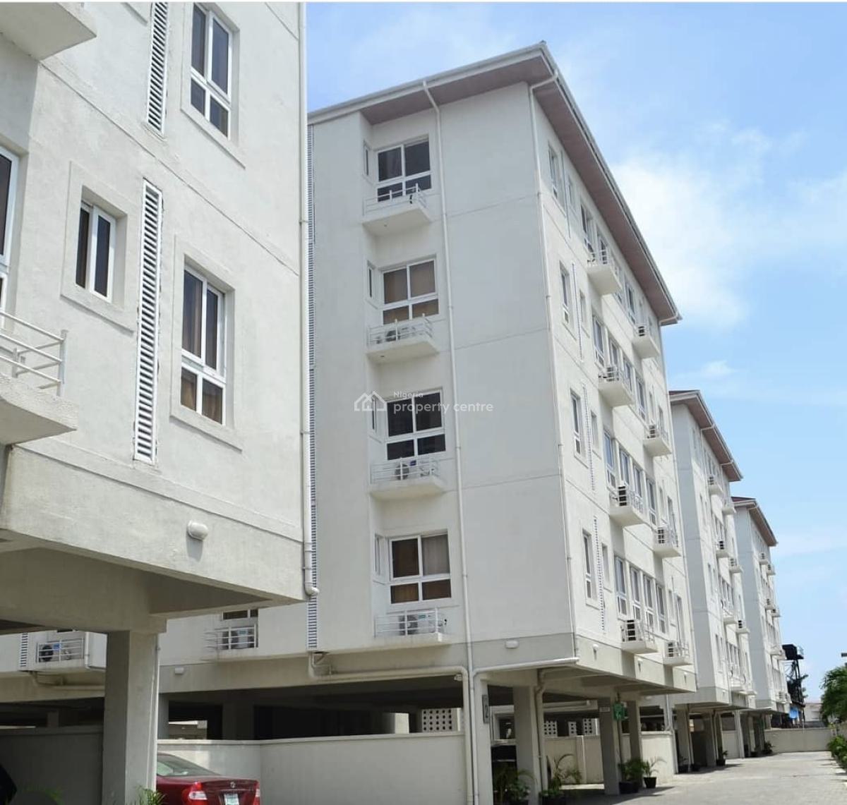 Luxurious 2-bedroom Apartment with Snooker and Double Balcony, Lekki Phase 1, Lekki, Lagos, Flat / Apartment Short Let