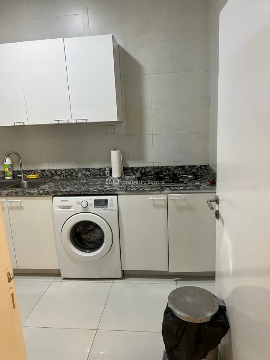 Luxurious 2-bedroom Apartment with Snooker and Double Balcony, Lekki Phase 1, Lekki, Lagos, Flat / Apartment Short Let