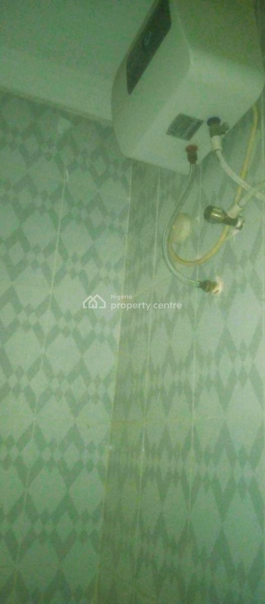 Sophisticated Neatly Revamped Spacious 3 Bedroom Flat, Majek Estate Opp Fara Park Estate/lufasi Nature Park, Sangotedo Ajah, Sangotedo, Ajah, Lagos, Flat / Apartment for Rent