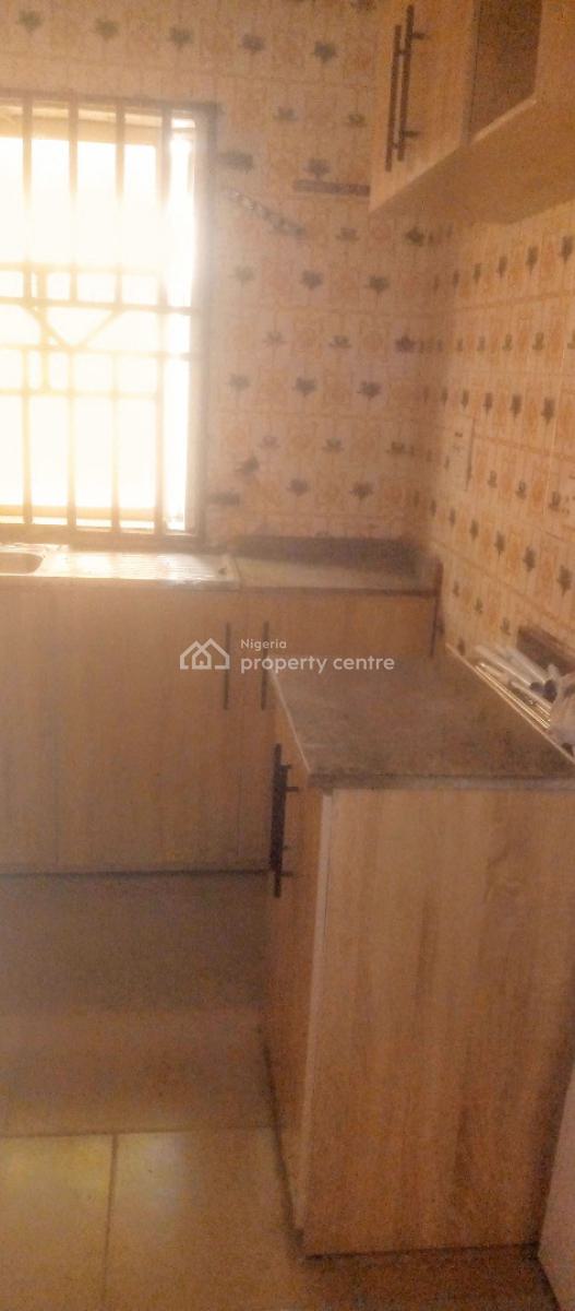 Sophisticated Neatly Revamped Spacious 3 Bedroom Flat, Majek Estate Opp Fara Park Estate/lufasi Nature Park, Sangotedo Ajah, Sangotedo, Ajah, Lagos, Flat / Apartment for Rent