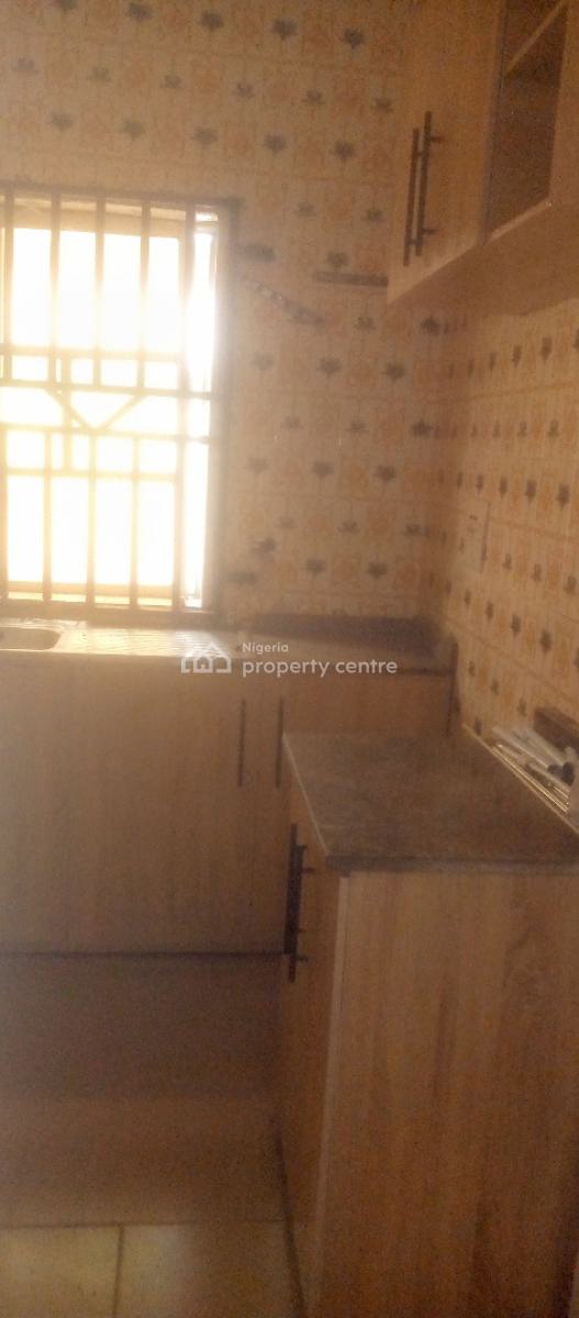 Sophisticated Neatly Revamped Spacious 3 Bedroom Flat, Majek Estate Opp Fara Park Estate/lufasi Nature Park, Sangotedo Ajah, Sangotedo, Ajah, Lagos, Flat / Apartment for Rent