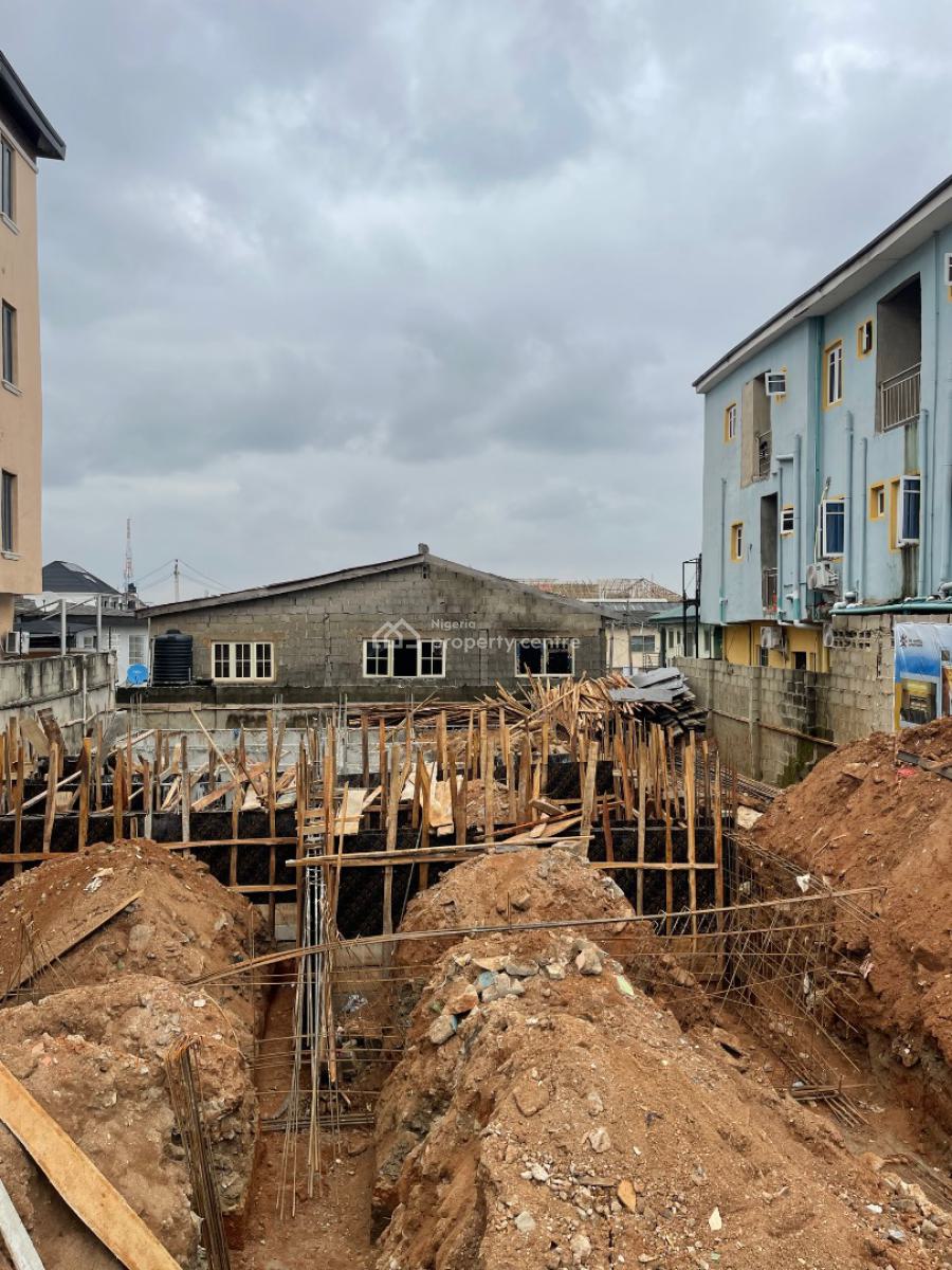 Studio Apartment for Airbnb on The Mainland, Near Unilag, 3 Minutes Drive to Unilag, Akoka, Yaba, Lagos, Flat / Apartment for Sale