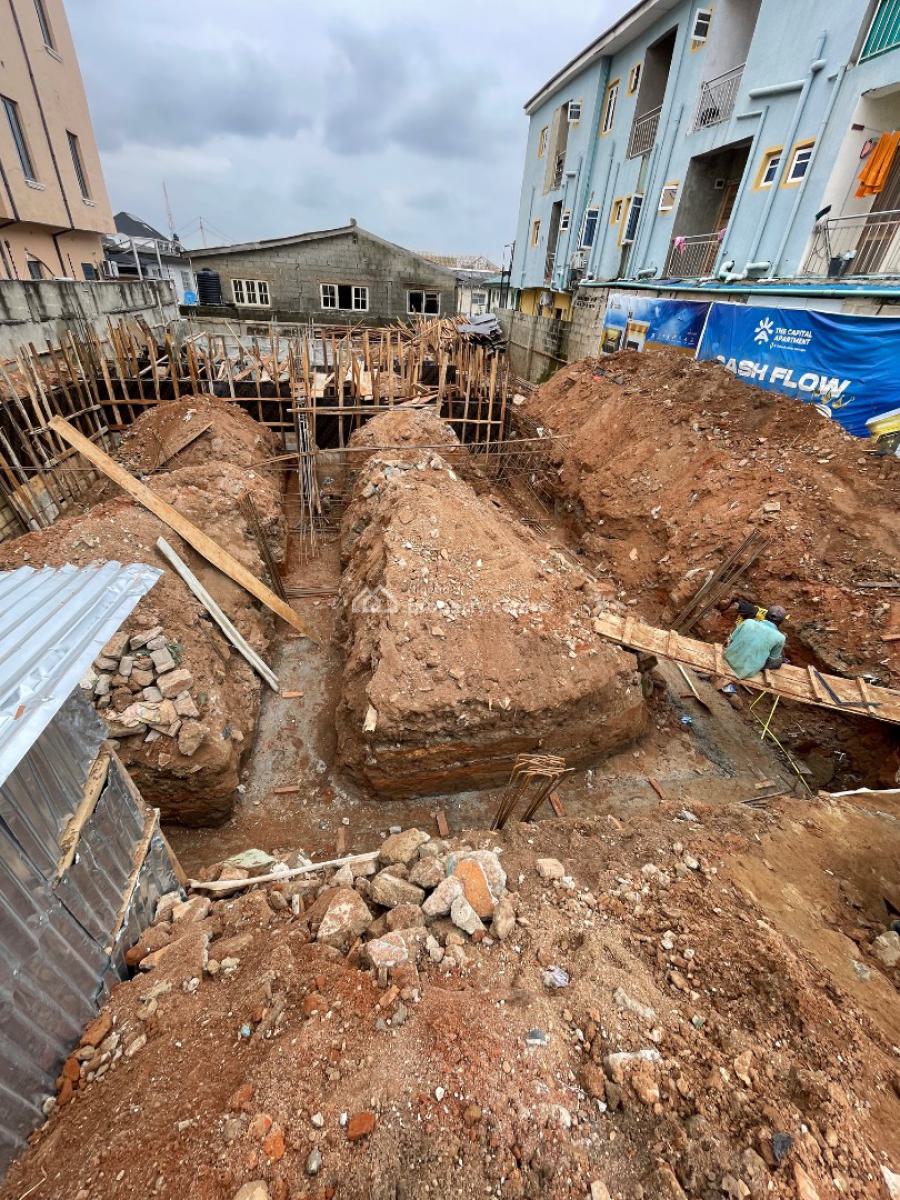 Studio Apartment for Airbnb on The Mainland, Near Unilag, 3 Minutes Drive to Unilag, Akoka, Yaba, Lagos, Flat / Apartment for Sale