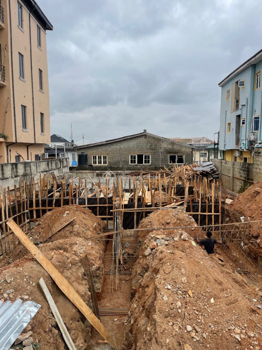 Studio Apartment for Airbnb on The Mainland, Near Unilag, 3 Minutes Drive to Unilag, Akoka, Yaba, Lagos, Flat / Apartment for Sale