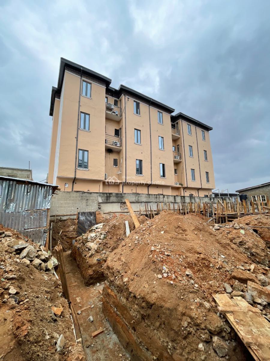 Studio Apartment for Airbnb on The Mainland, Near Unilag, 3 Minutes Drive to Unilag, Akoka, Yaba, Lagos, Flat / Apartment for Sale