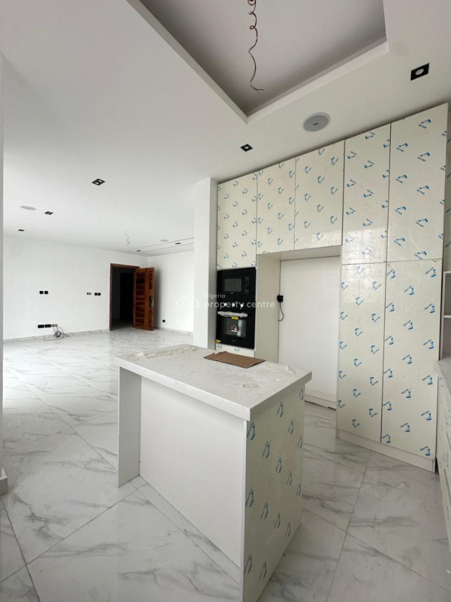 Fully Serviced 2 Bedroom Apartment with Gym, Elevator, Lekki Phase 1, Lekki, Lagos, Flat / Apartment for Sale