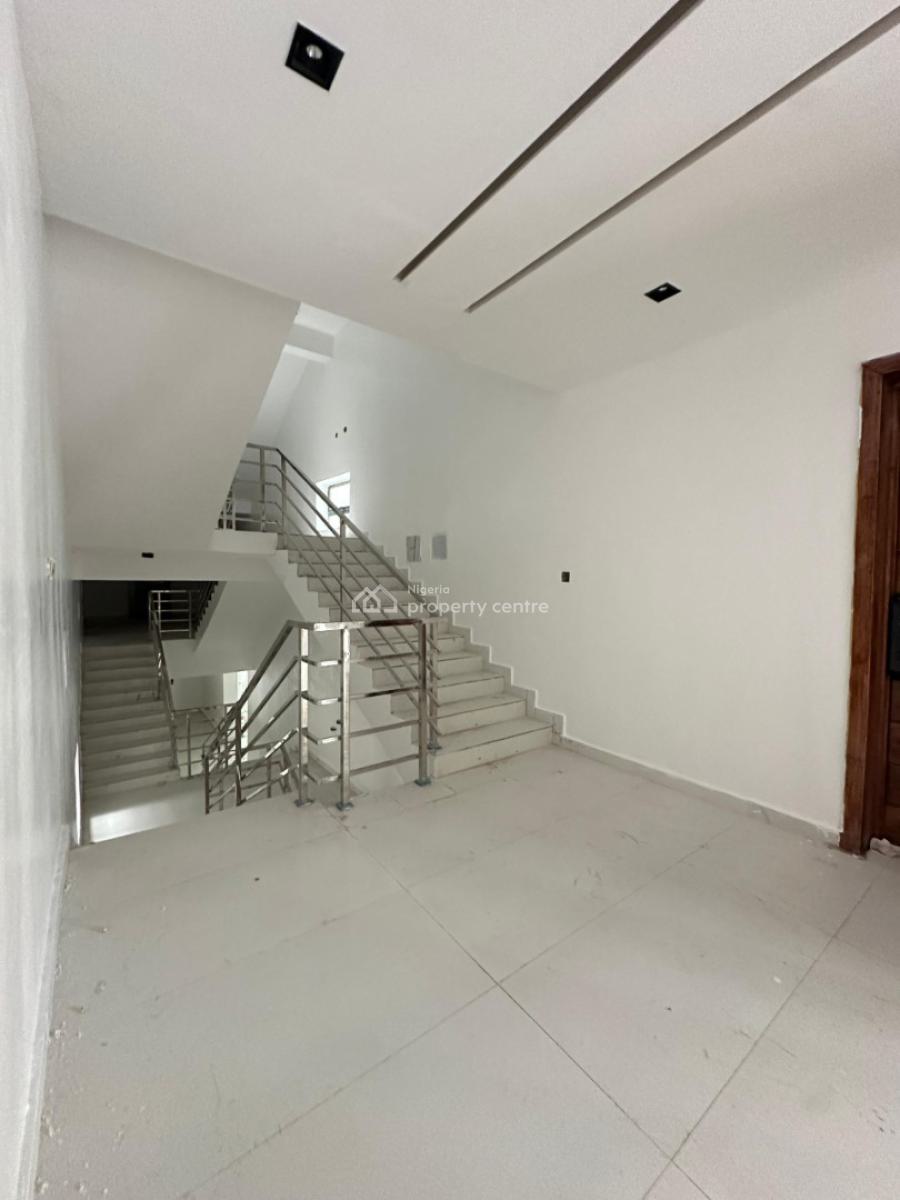 Fully Serviced 2 Bedroom Apartment with Gym, Elevator, Lekki Phase 1, Lekki, Lagos, Flat / Apartment for Sale