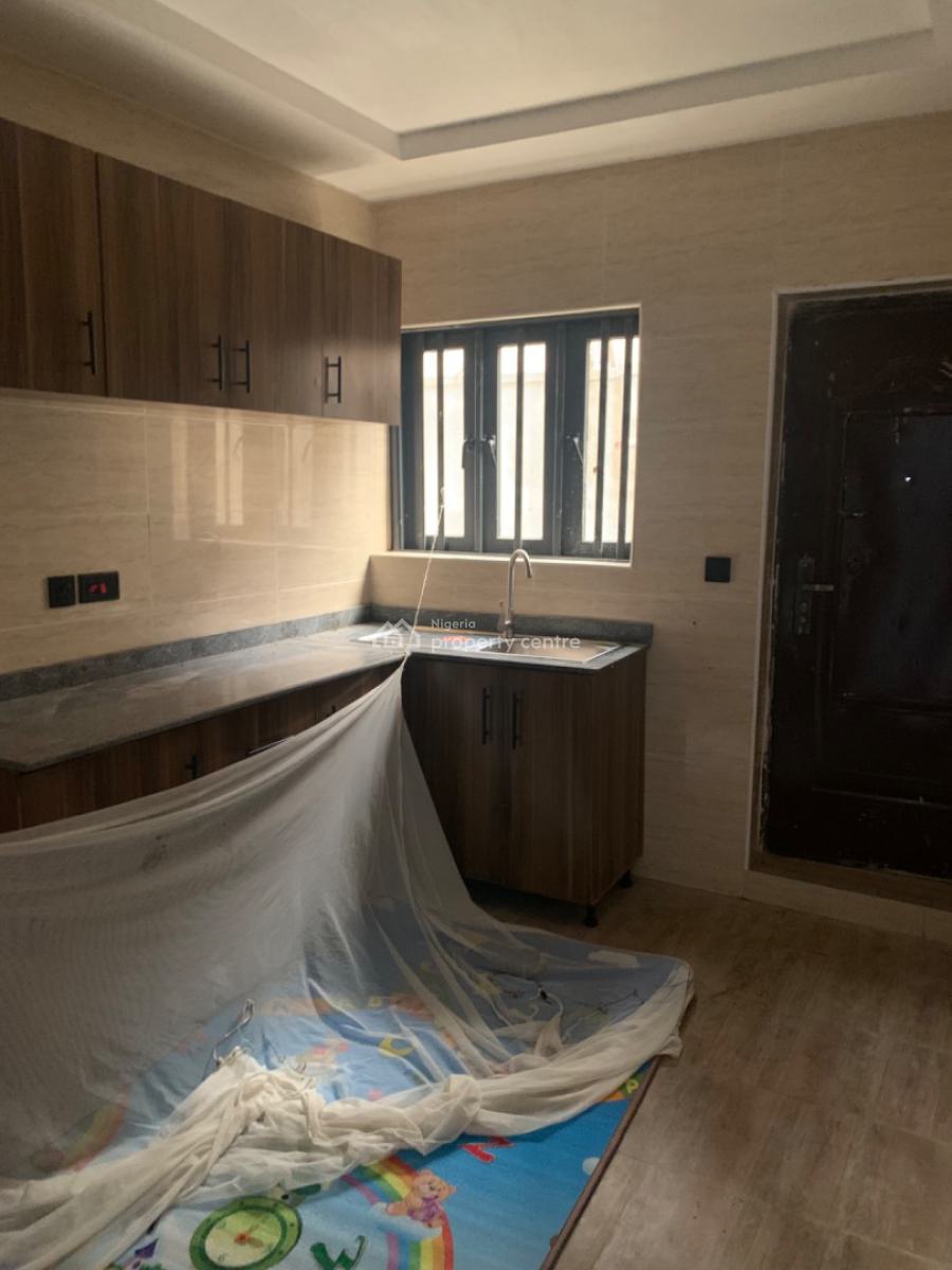 Luxury 2 Bedroom Flat, Gra Phase 1, Magodo, Lagos, Flat / Apartment for Rent