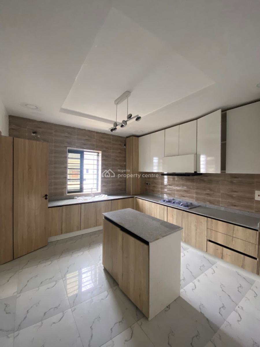 Lovely 5 Bed Triplex in a Gated Estate, Chevron, Lekki, Lagos, Detached Duplex for Sale