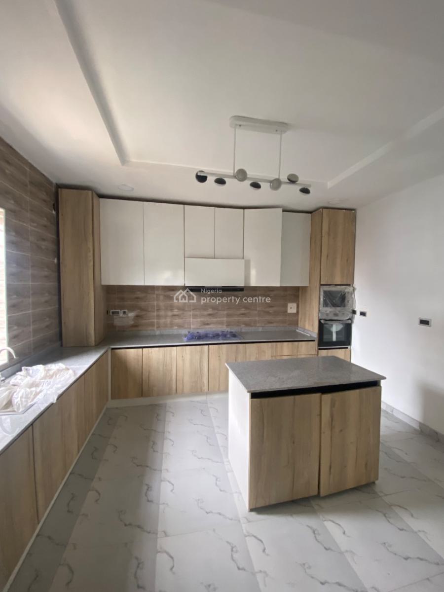 Lovely 5 Bed Triplex in a Gated Estate, Chevron, Lekki, Lagos, Detached Duplex for Sale