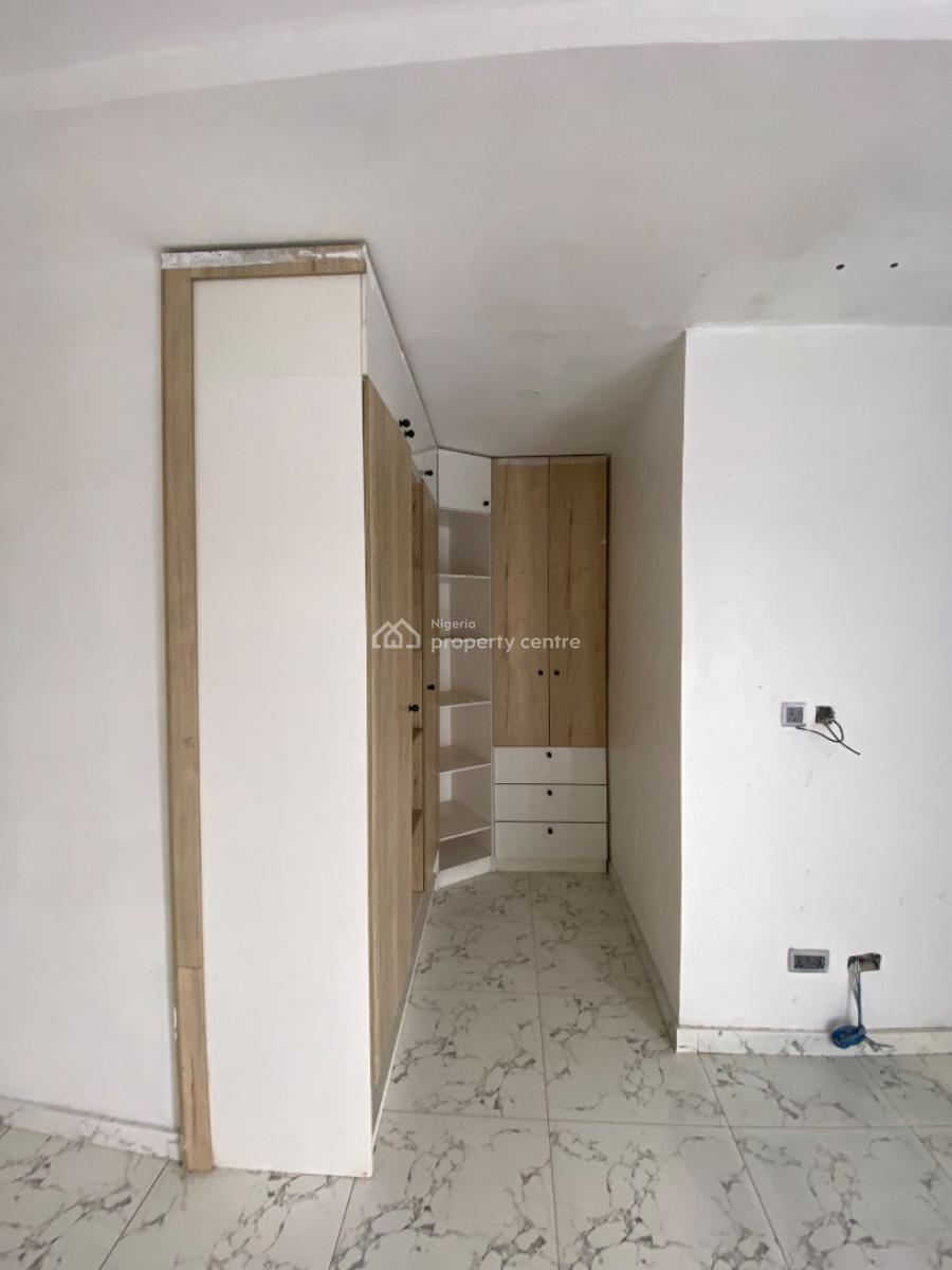 Lovely 5 Bed Triplex in a Gated Estate, Chevron, Lekki, Lagos, Detached Duplex for Sale