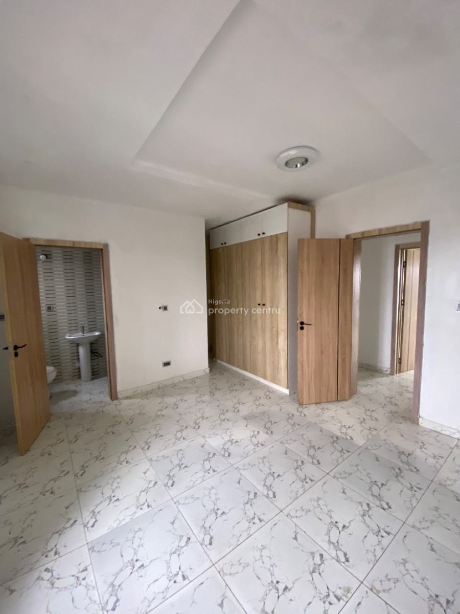 Lovely 5 Bed Triplex in a Gated Estate, Chevron, Lekki, Lagos, Detached Duplex for Sale