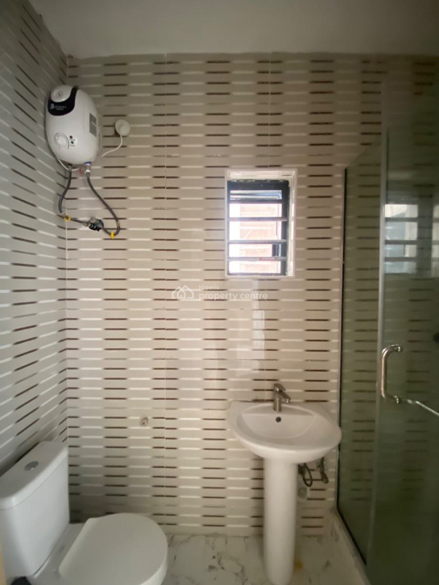 Lovely 5 Bed Triplex in a Gated Estate, Chevron, Lekki, Lagos, Detached Duplex for Sale