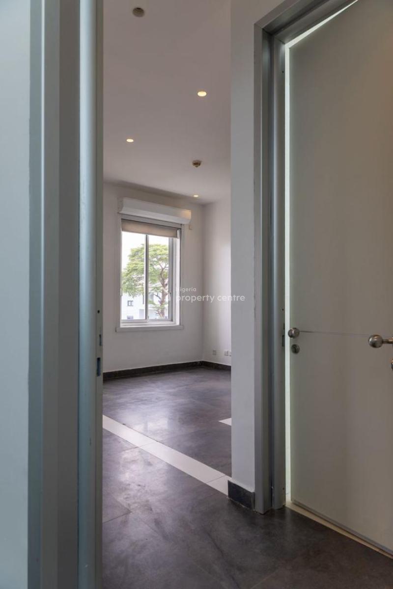 3 Bedroom Terrace Duplex with Zoo, Garden,  Gym & Swimming Pool, Ikoyi, Ikoyi, Lagos, Terraced Duplex for Rent