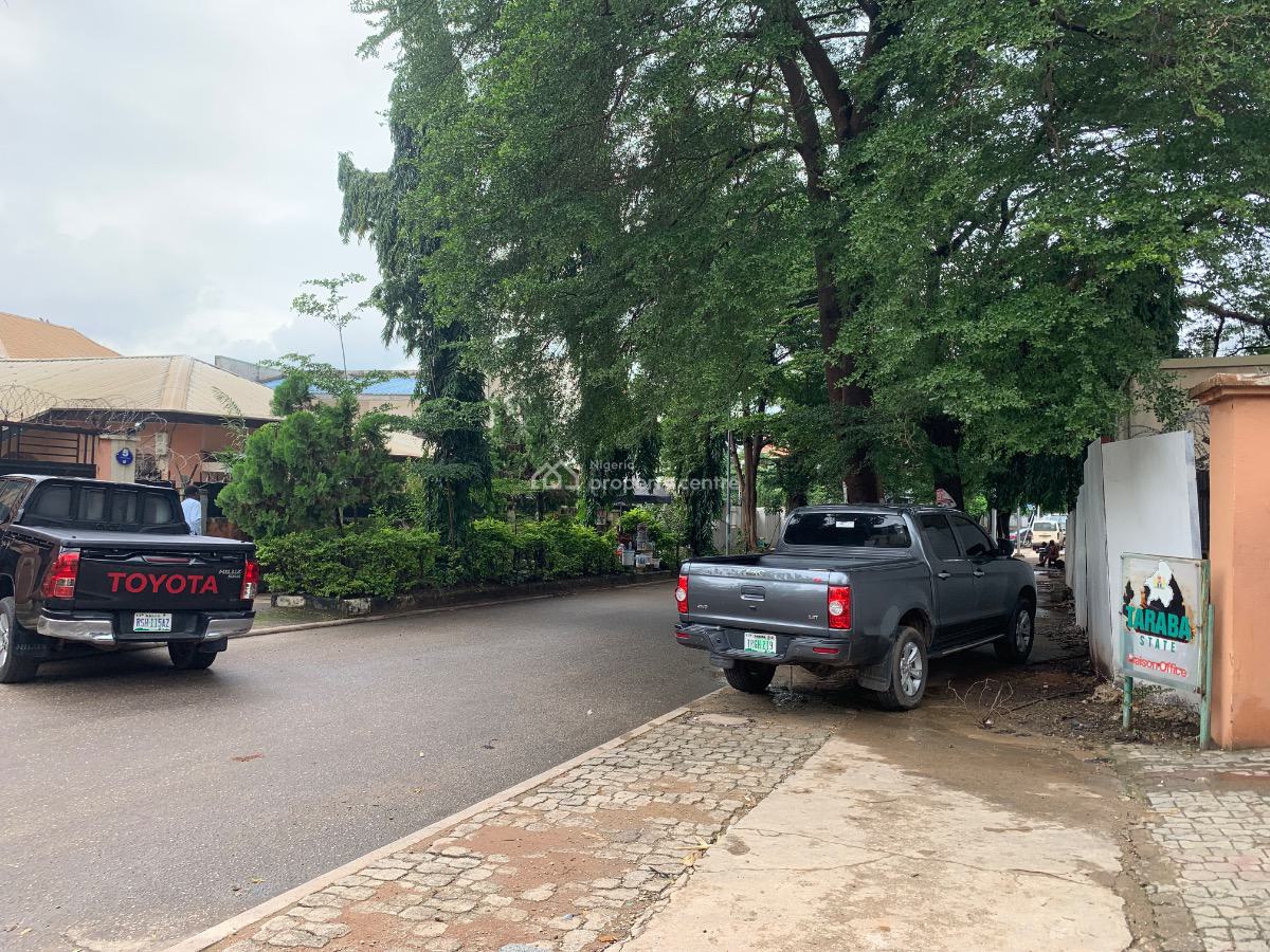 Aged 8 Bedroom Duplex, Garki, Garki, Abuja, Detached Duplex for Sale