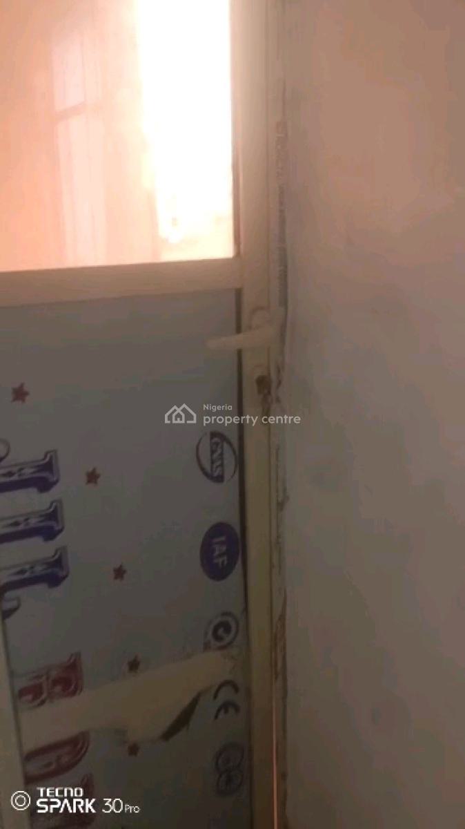 Standard N Executive  Mini Flat, Ibadan Street, Adekunle, Yaba, Lagos, Mini Flat (room and Parlour) for Rent