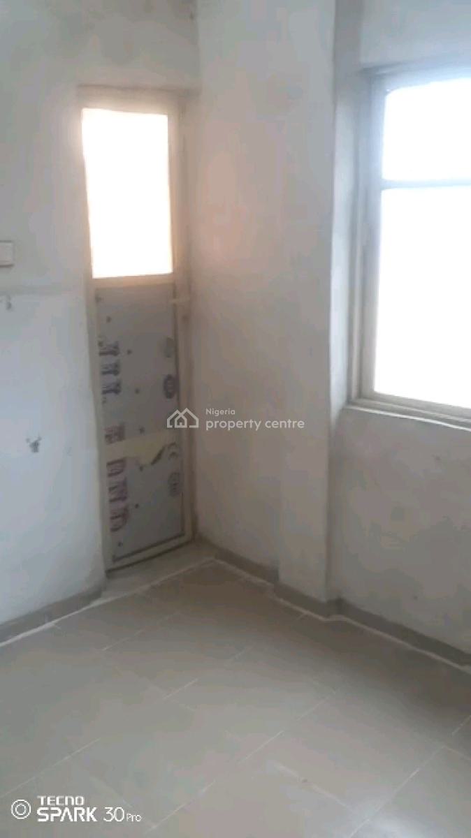 Standard N Executive  Mini Flat, Ibadan Street, Adekunle, Yaba, Lagos, Mini Flat (room and Parlour) for Rent