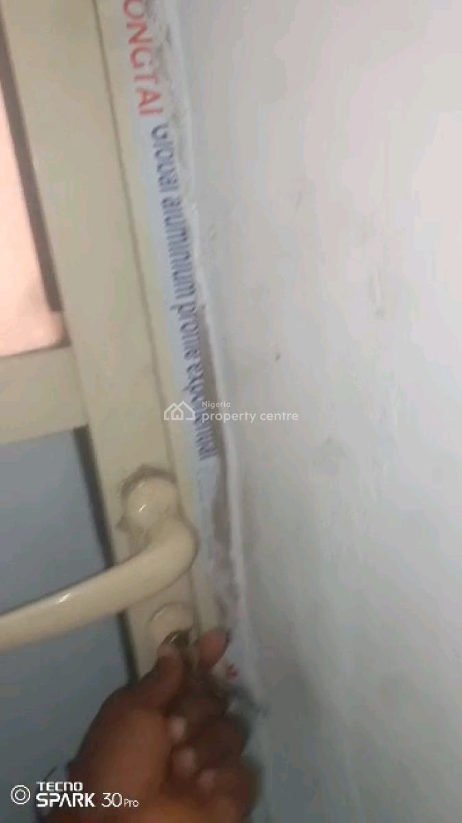 Standard N Executive  Mini Flat, Ibadan Street, Adekunle, Yaba, Lagos, Mini Flat (room and Parlour) for Rent
