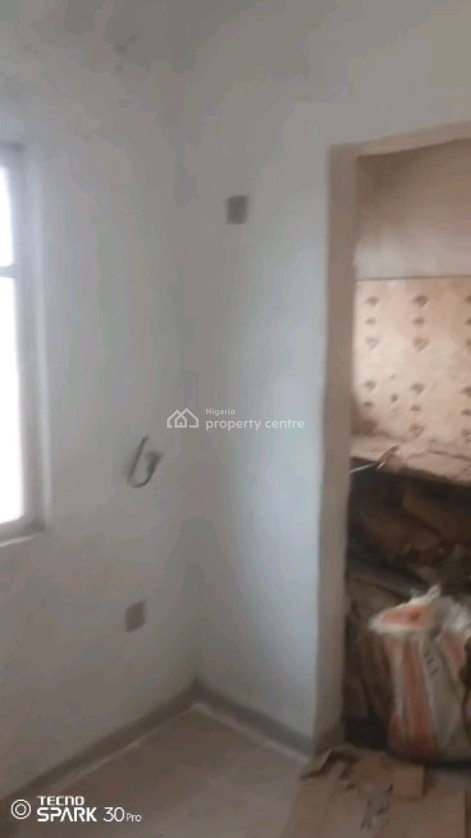 Standard N Executive  Mini Flat, Ibadan Street, Adekunle, Yaba, Lagos, Mini Flat (room and Parlour) for Rent