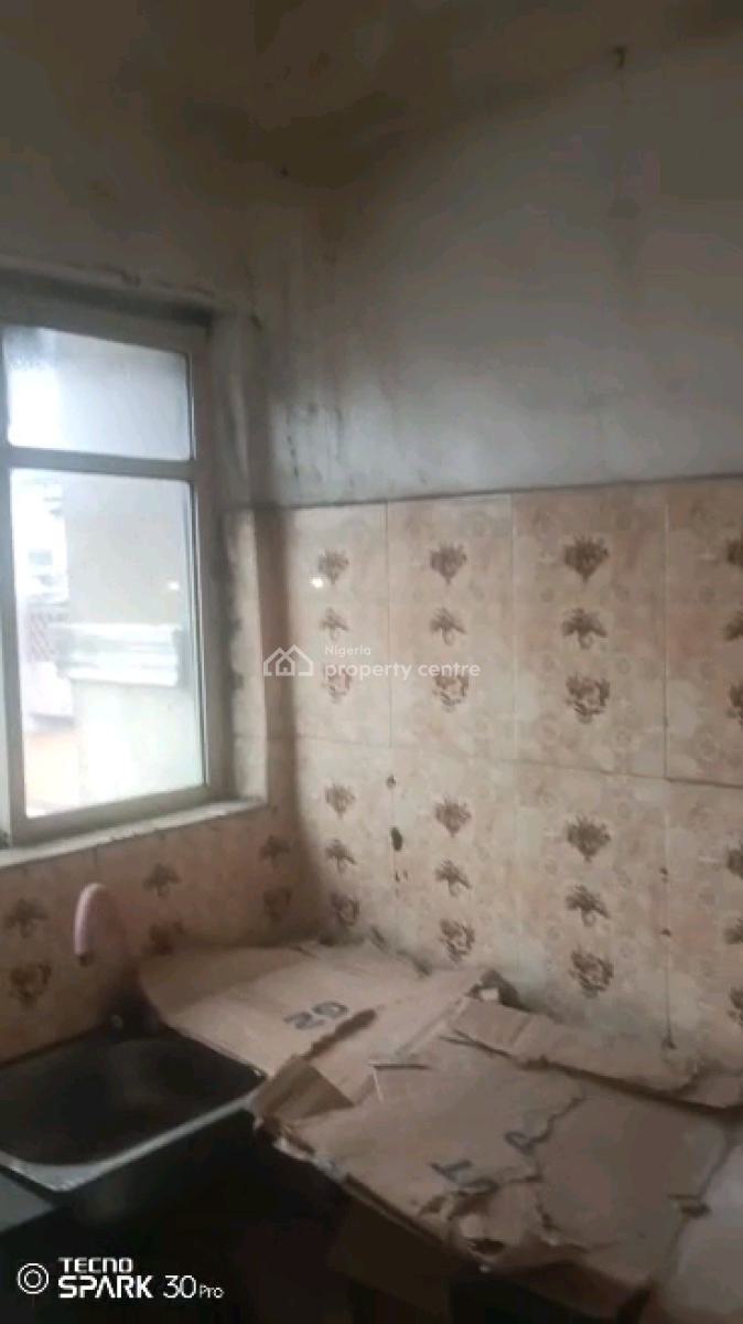Standard N Executive  Mini Flat, Ibadan Street, Adekunle, Yaba, Lagos, Mini Flat (room and Parlour) for Rent
