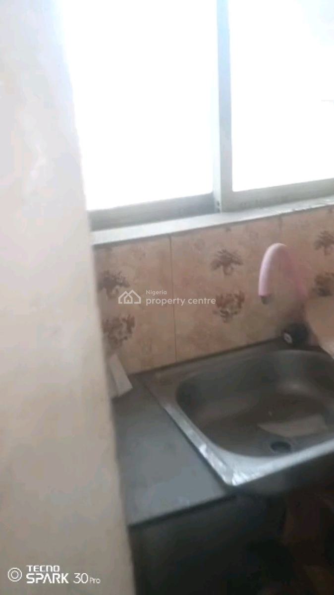 Standard N Executive  Mini Flat, Ibadan Street, Adekunle, Yaba, Lagos, Mini Flat (room and Parlour) for Rent