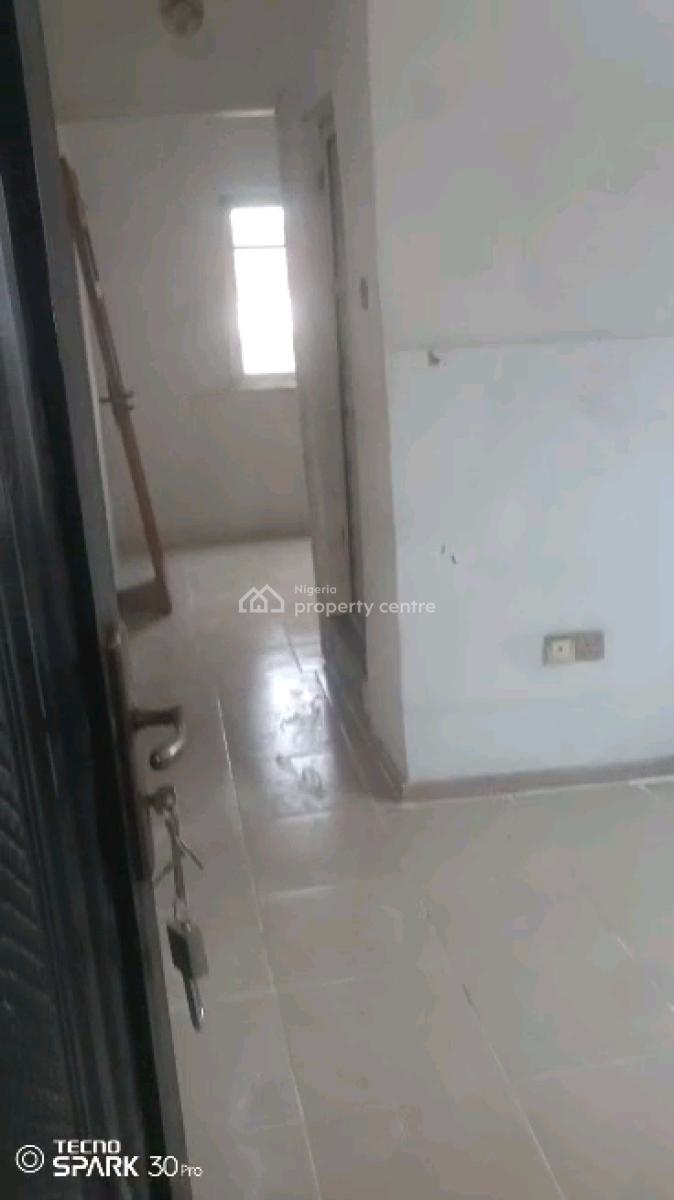 Standard N Executive  Mini Flat, Ibadan Street, Adekunle, Yaba, Lagos, Mini Flat (room and Parlour) for Rent